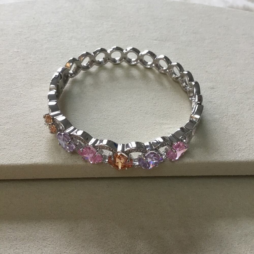 Silver Multi-Crystal Bracelet - Picture 4 of 8